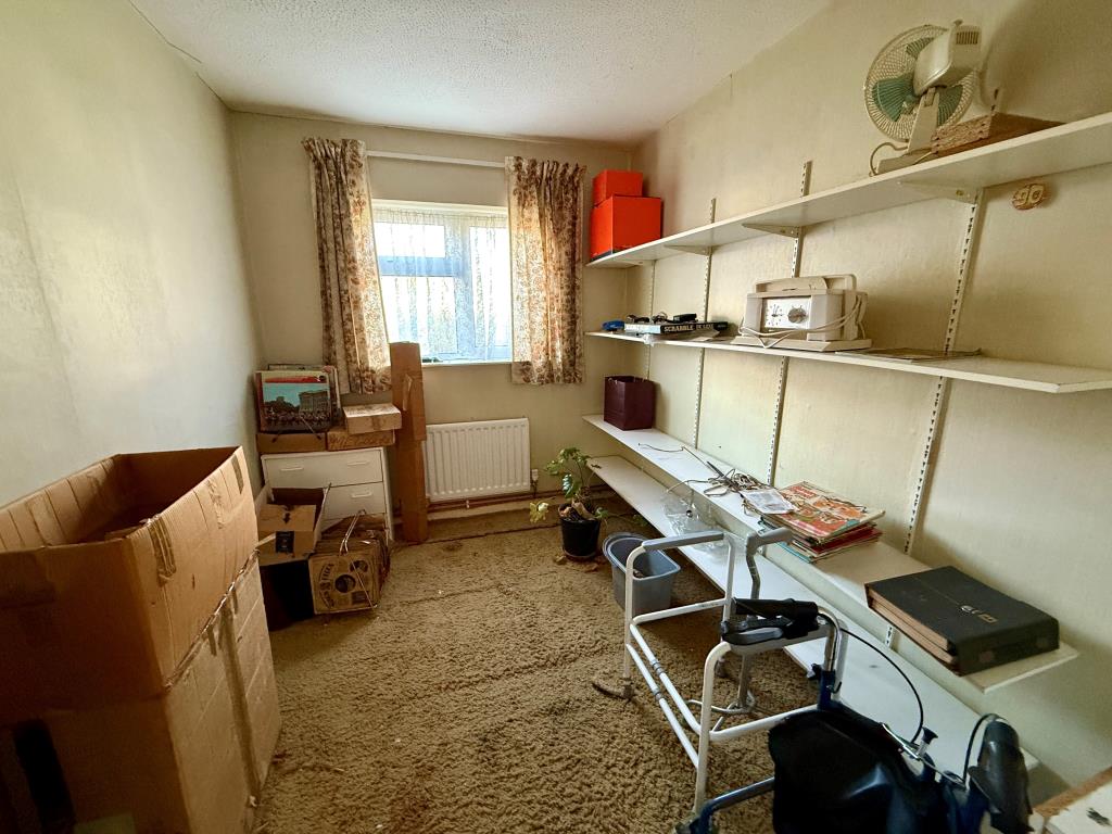 Lot: 153 - FOUR-BEDROOM BUNGALOW FOR REFURBISHMENT AND REPAIR - Bedroom three